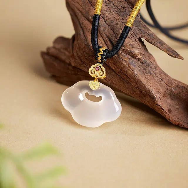 中国黄金 央创时尚 称心如意锁骨链 新中式古风 平安锁 小众设计  节日 纪念日 玉髓 项链 女款