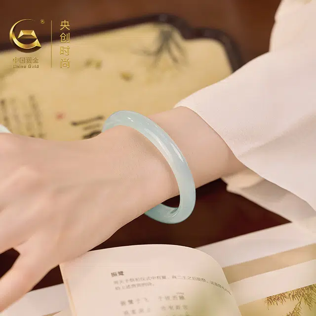 【高品质】中国黄金 央创时尚 天青色 新中式古风清冷感 气质百搭汉服旗袍复古夏天天然 玉髓 手镯 女款