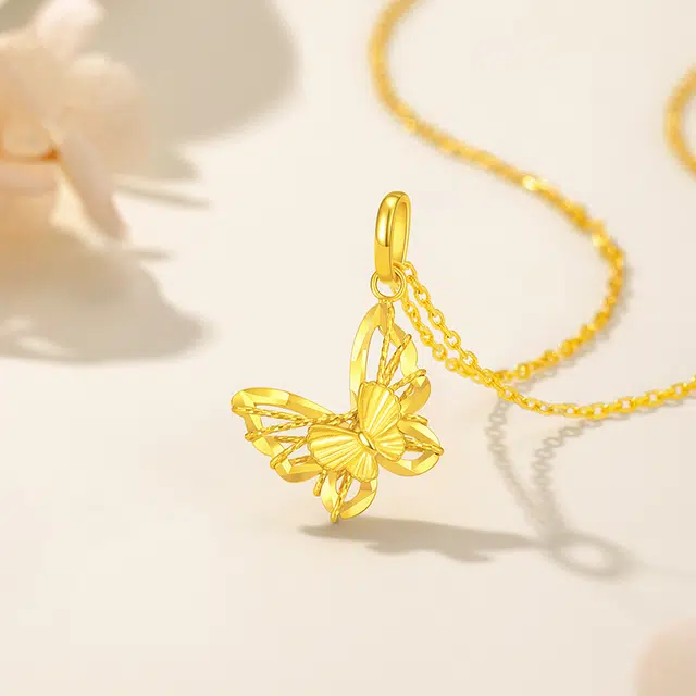 中国黄金 央创时尚 闪闪蝶 双层蝶翼生动甜美 轻奢镂空设计 精致小众 足金 按克计价 项链 女款 表白女生礼品礼盒