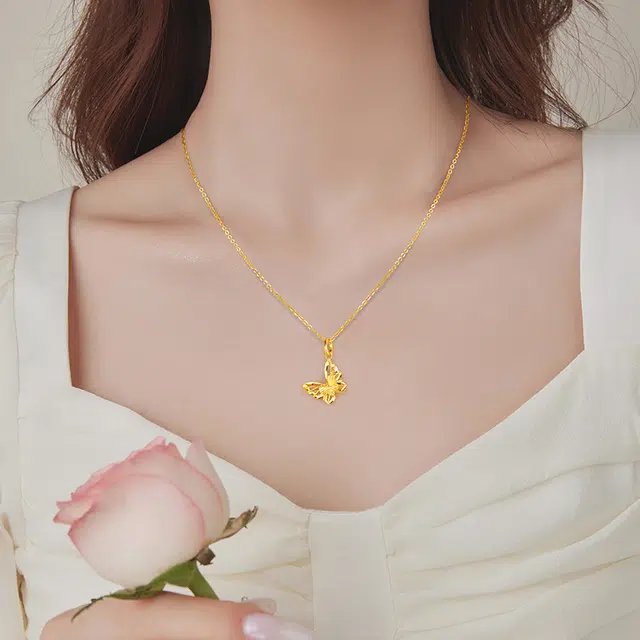 中国黄金 央创时尚 闪闪蝶 双层蝶翼生动甜美 轻奢镂空设计 精致小众 足金 按克计价 项链 女款 表白女生礼品礼盒
