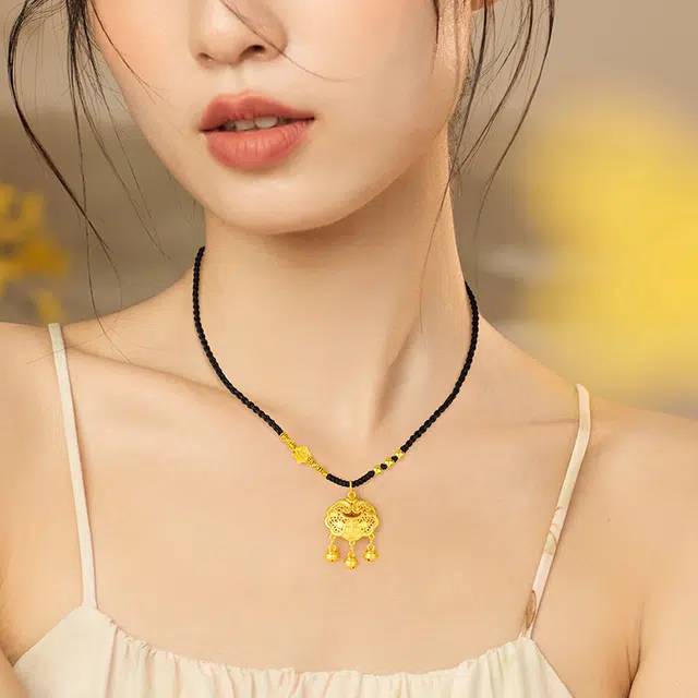 中国黄金 央创时尚 莲花福锁吊坠 国潮新中式 运转珠镂空设计 如意平安编织绳锁骨链 足金 按克计价 黄金项链 女款 女生礼品礼盒
