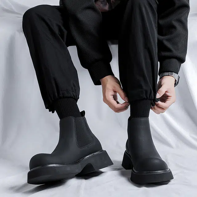 超纤皮 潮流韩版英伦风厚底复古时尚舒适百搭圆头 短筒 切尔西靴 男款 黑色