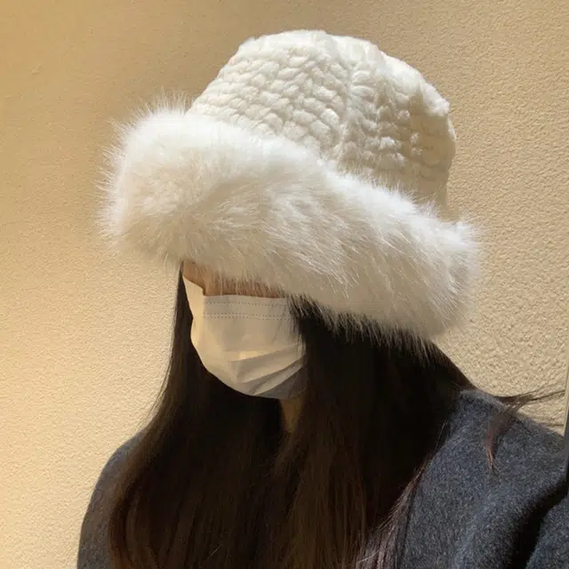 上海故事 保暖舒适 编织款  显脸小 可爱 聚酯纤维 绒线帽 女款