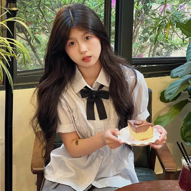 美丽衣橱 学院风设计感小众潮流宽松休闲高级感衬衣裙装套装 女款