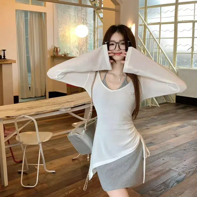 美丽衣橱 美式辣妹纯欲防晒罩衫薄款小个子挂脖背心上衣两件套长袖裙装套装 女款