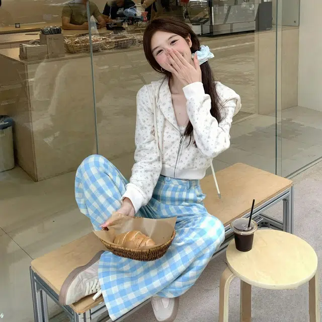 美丽衣橱 韩系甜美碎花连帽宽松小个子卫衣 女款 米白色