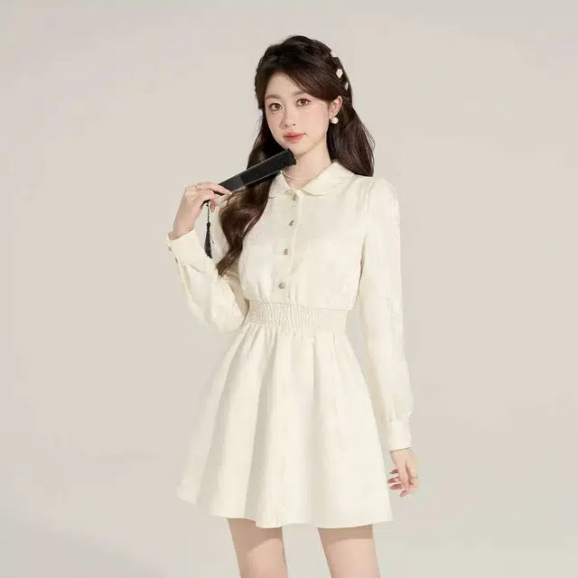 美丽衣橱 通勤纯色简约长袖连衣裙 女款 杏色