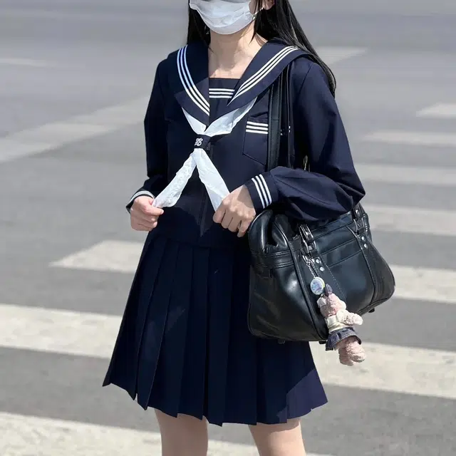 美丽衣橱 日系学院风海军领长袖衬衫纯色褶饰休闲短裙裙装套装 女款 藏蓝色