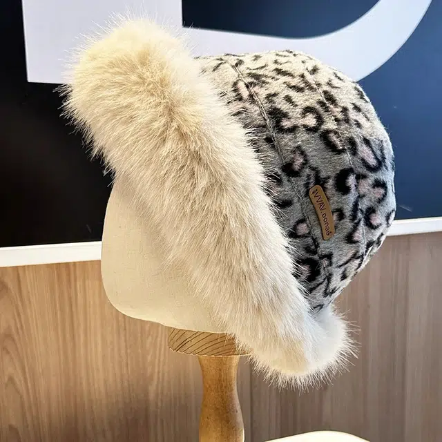 祎步康 复古豹纹毛绒滑雪帽子加厚加绒毛边新保暖护耳 聚酯纤维 渔夫帽 女款