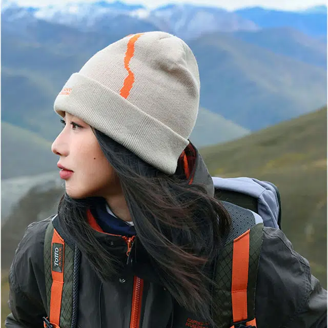 祎步康 原创户外登山字母爬山护耳保暖 腈纶 绒线帽 男女同款情侣款