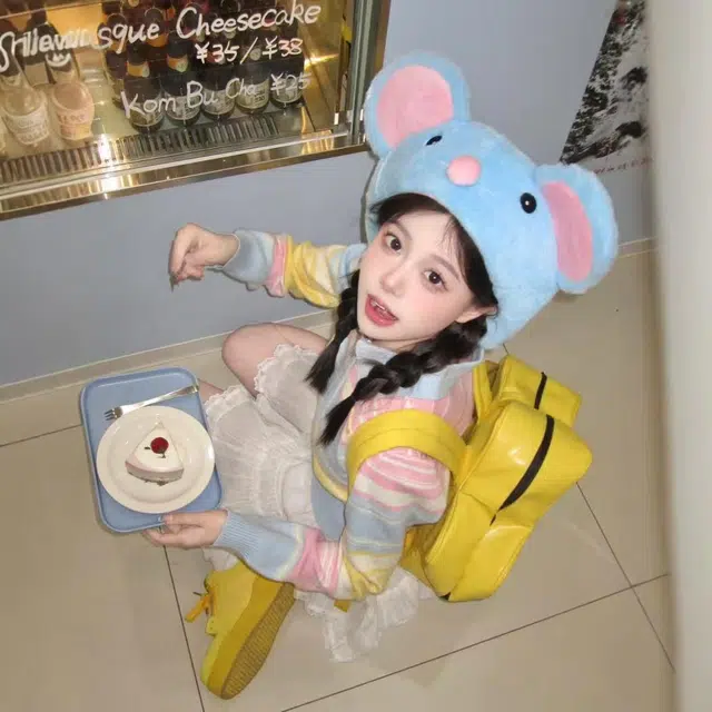 祎步康 卡通可爱小蓝鼠立耳玩偶帽子拍照毛绒超萌柔软显脸小 涤纶 绒线帽 女款