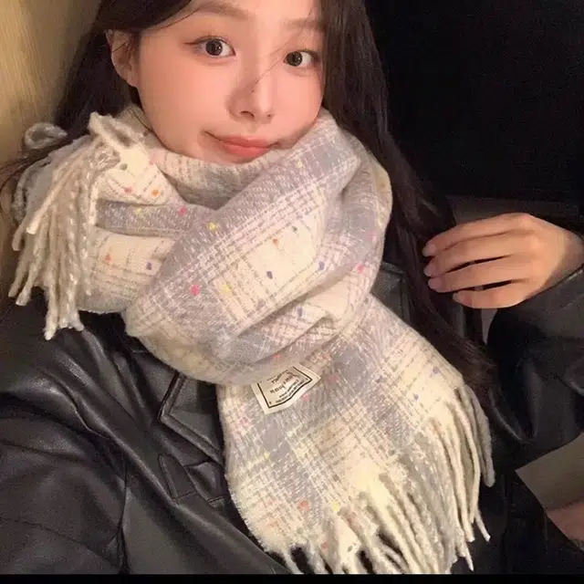 祎步康 格纹彩色糖豆甜美流苏百搭柔软保暖 聚酯纤维 绒线围巾 女款