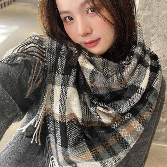 祎步康 秋冬必备中长款加厚舒适柔软韩潮甜美保暖格子设计 聚酯纤维 绒线围巾 男女同款情侣款