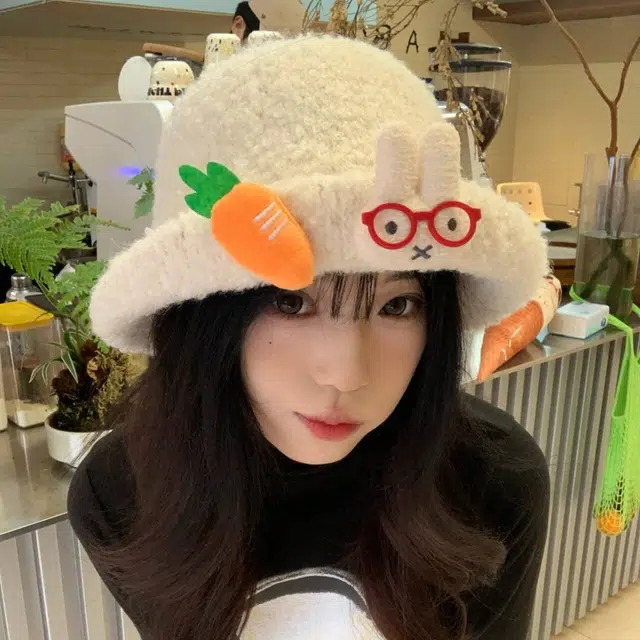 祎步康 卡通兔子胡萝卜毛绒保暖可爱盆百搭显脸小礼 涤纶 渔夫帽 女款