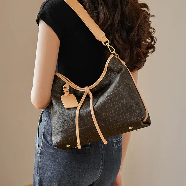 CNNCOO PVC Tote
