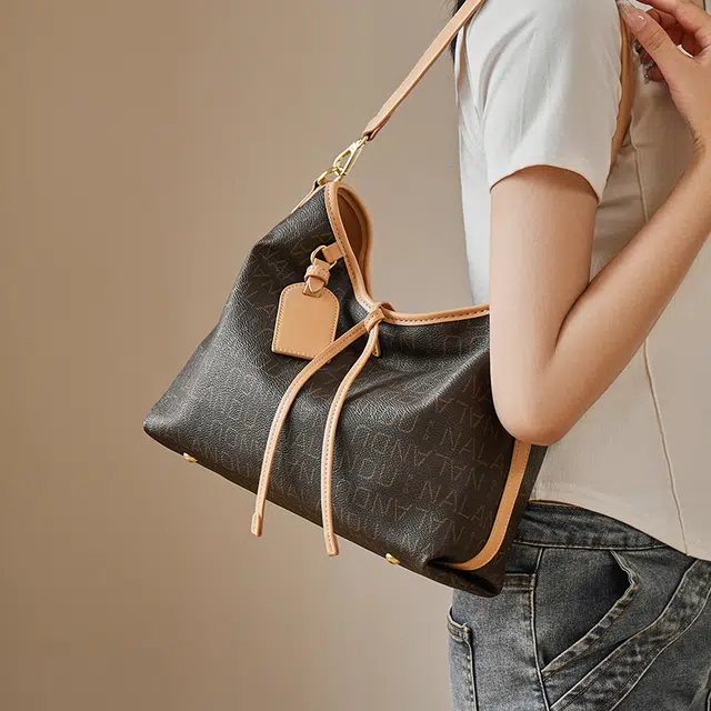 CNNCOO PVC Tote