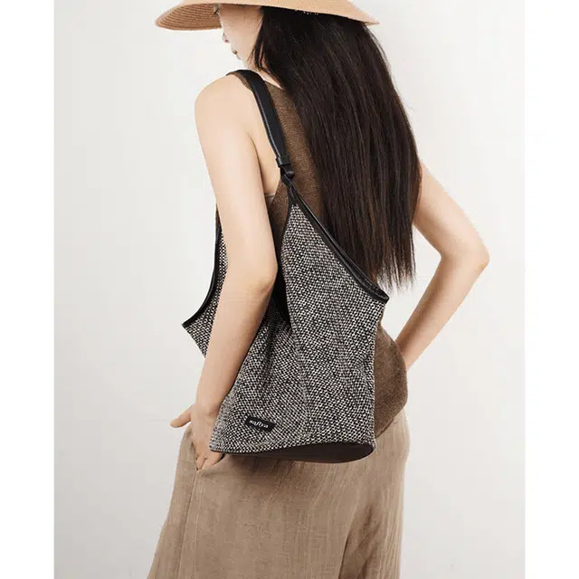safiya Tote