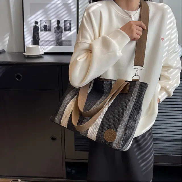 safiya Tote