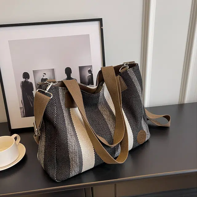 safiya Tote