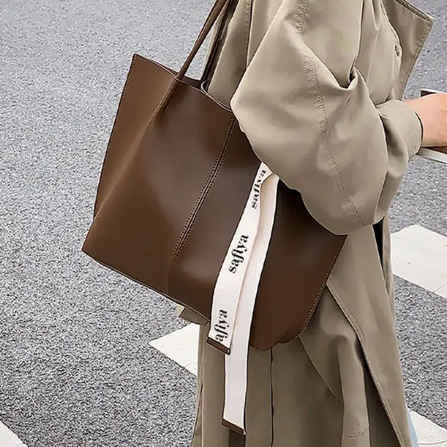 safiya Tote