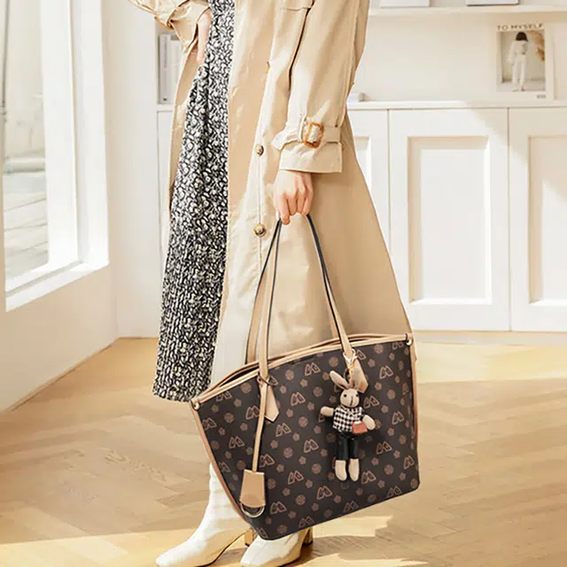 safiya PVCPU Tote