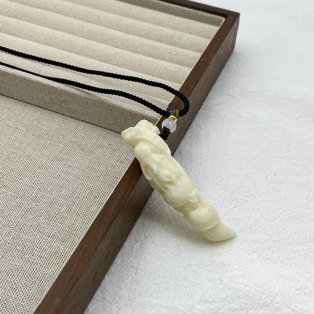 弘浪 轻奢高级感文玩 国潮新中式复古 八方来财 诸事顺遂 龙牙招财纳福 通勤时尚简约百搭#好运再造 象牙果 项链 男女同款情侣款