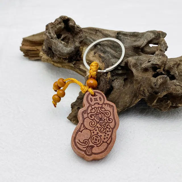 弘浪 新中式雕刻招财进宝木雕随身小配件国潮复古民族风 招财纳福 诸事顺遂 森系百搭小众高级感#好运  桃木 挂件 男女同款情侣款
