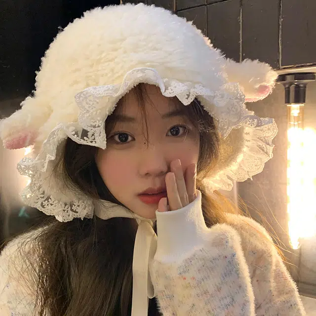 优幽兰 日系软萌可爱秋冬季时尚百搭加厚保暖蕾丝毛绒帽小众设计感甜美少女心防风防寒护耳帽显脸小 聚酯纤维 绒线帽 女款