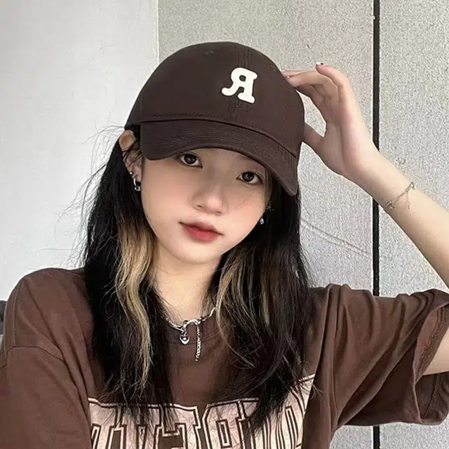 R