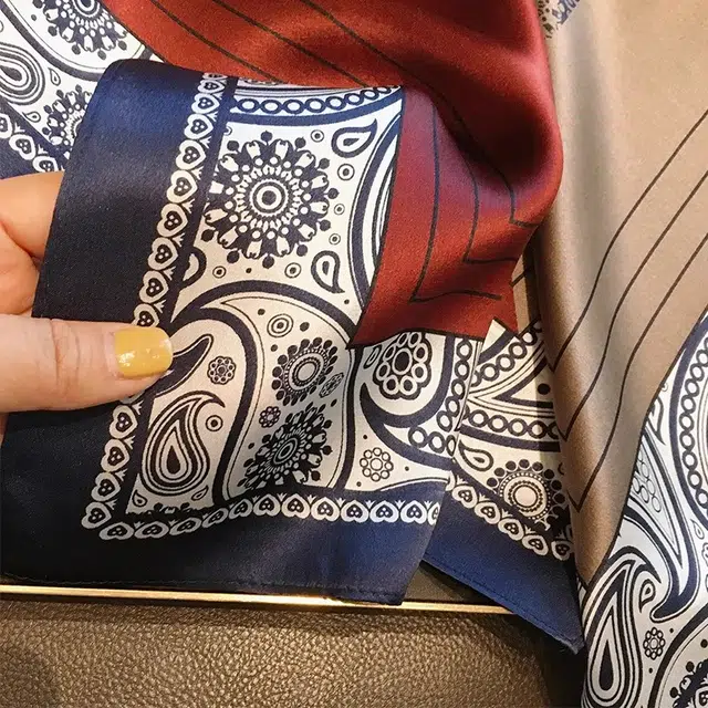 优幽兰 时尚潮流小众设计感腰果真丝小方巾四季通用高级感百搭领巾装饰搭配衬衫西装薄围巾优雅气质 桑蚕丝 丝巾 女款