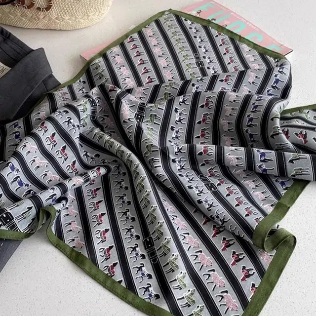 优幽兰 时尚百搭系脖高级感复古小方巾设计感小众老钱风领巾妈妈优雅气质减龄薄围巾衬衫西装包包装饰 丝巾 女款