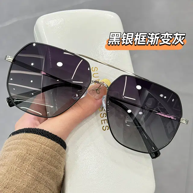 优幽兰 时尚潮流高级感大框显脸小墨镜百搭小众设计感双梁渐变色蛤蟆镜防紫外线开车驾驶专用 金属 飞行员式 太阳眼镜 男女同款情侣款