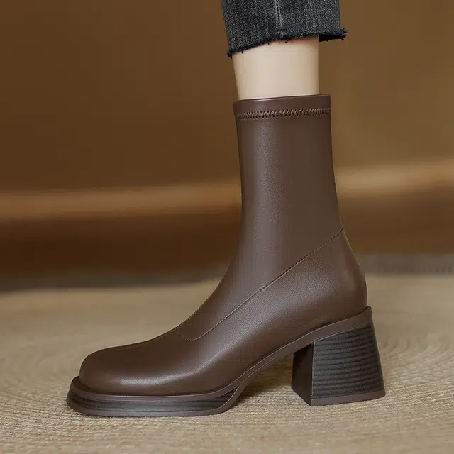 时尚复古小众弹力厚底方头漆皮粗跟显瘦 短靴 女款