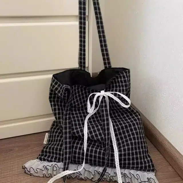 凡思曼 小众设计蕾丝蝴蝶结格子大容量通勤托特腋下包 织物 单肩包 女款 黑色