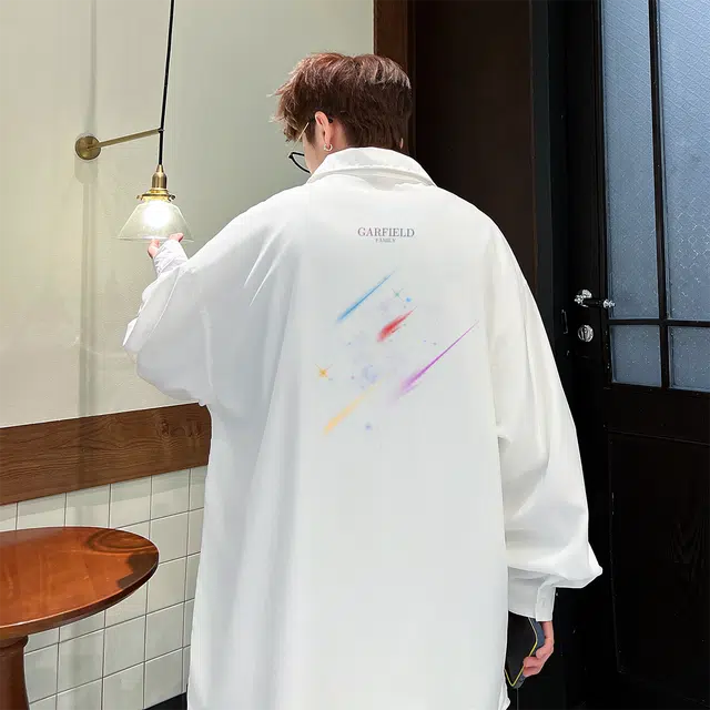 加菲猫家族 日系复古纯色小清新基础款干净字母印花背面彩色星空学生党无性别主义单排扣翻领落肩长袖垂感开衫衬衫 男女同款