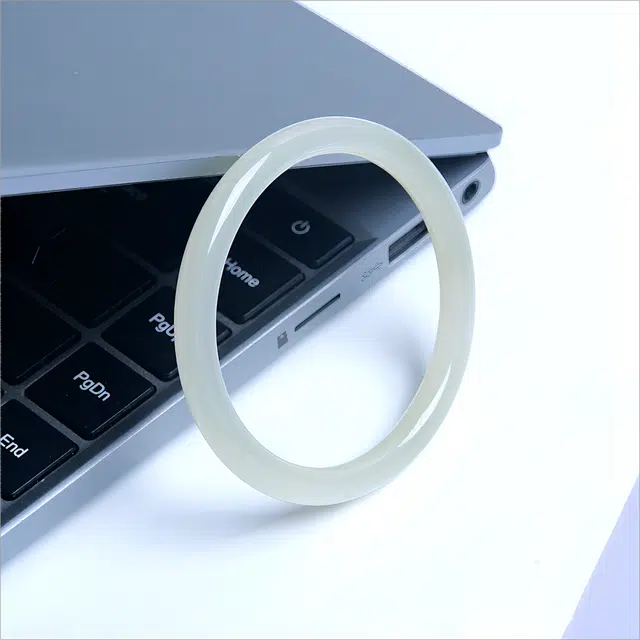 梵澜 精品级圆润净透叮当镯 清水绿气质玉镯 油润质感百搭手饰 轻奢纪念礼镯子 和田玉 手镯 女款 青白玉 礼盒
