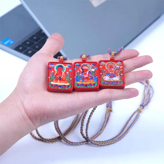 梵澜 彩绘浮雕唐卡无事牌吊坠挂件 生肖牛虎虚空藏尊者本命年守护神项坠锁骨链首饰 再造辰砂朱砂 玉石项链 男女同款情侣款 礼盒装