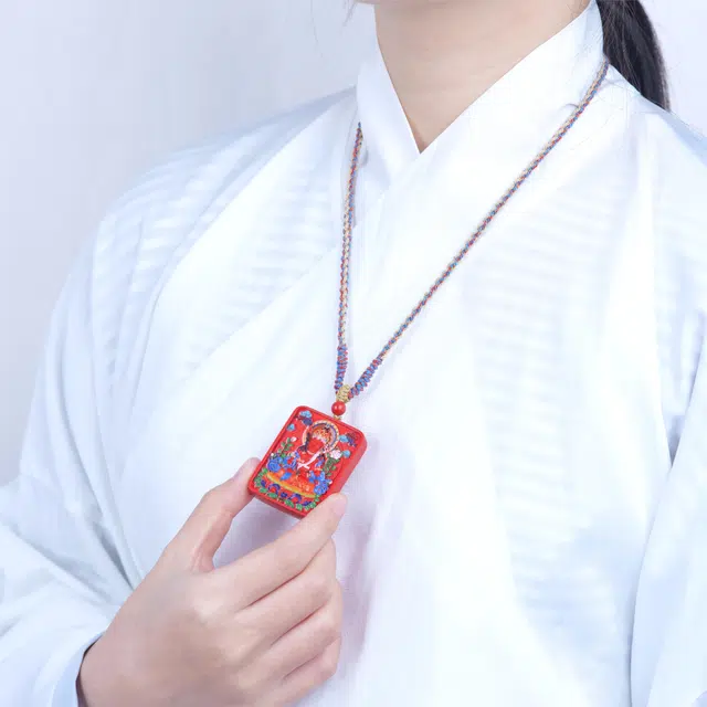 梵澜 彩绘浮雕唐卡无事牌吊坠挂件 生肖牛虎虚空藏尊者本命年守护神项坠锁骨链首饰 再造辰砂朱砂 玉石项链 男女同款情侣款 礼盒装