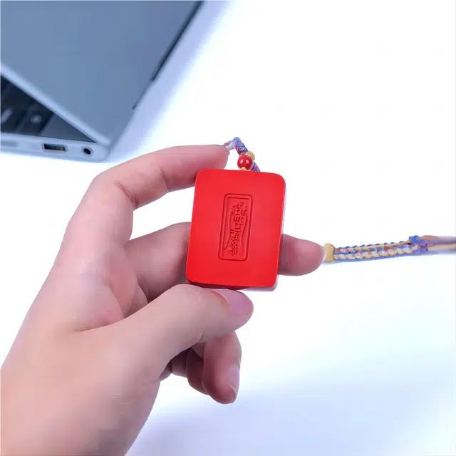 梵澜 彩绘浮雕唐卡无事牌吊坠挂件 生肖兔文殊尊者本命年守护神项坠锁骨链首饰 再造辰砂朱砂 玉石项链 男女同款情侣款 礼盒装