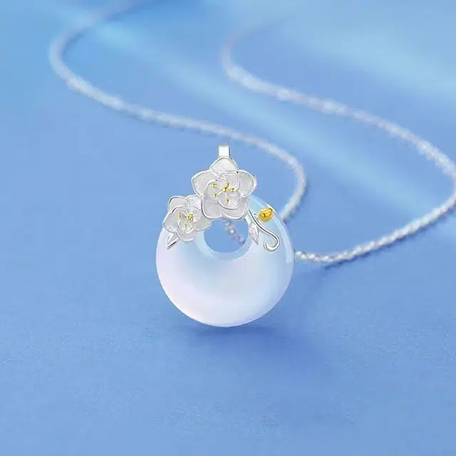 【精选高品质|S925银】 金师傅 山茶花平安扣吊坠 万事如意平安喜乐 新中式繁花国潮复古优雅气质简约日常百搭#好运 玉髓 玉石项链 女款