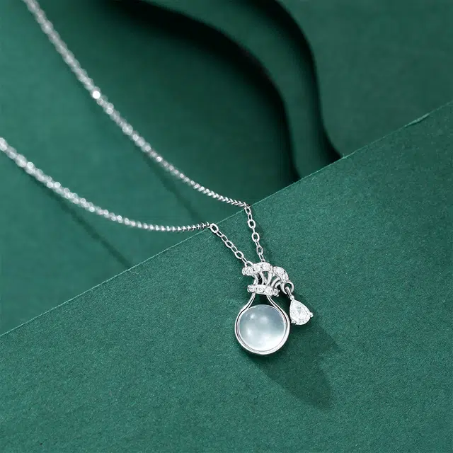 【S999纯银|甄选高品质】 金师傅 福袋吊坠 招财转运钱袋 财源滚滚 新中式国潮气质典雅大方百搭日常 小众轻奢高级好运 玉髓 项链 女款
