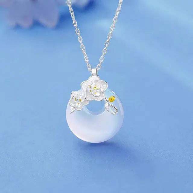 【精选高品质|S925银】 金师傅 山茶花平安扣吊坠 万事如意平安喜乐 新中式繁花国潮复古优雅气质简约日常百搭#好运 玉髓 玉石项链 女款