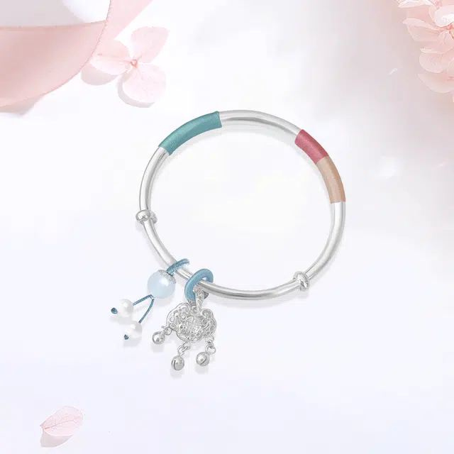 【S999纯银|甄选高品质】 金师傅 素圈平安锁 平安喜乐招财纳福 新中式国潮气质优雅清冷 精致百搭小众轻奢高级#好运 蓝水晶 手镯 女款