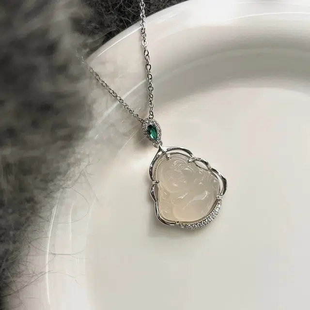 尚银福 弥勒佛 国潮新中式时尚优雅气质复古轻奢高级感 小众创意设计简约精致时尚大肚佛百搭锁骨链 合金 项链 男女同款情侣款