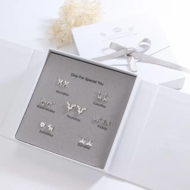 尚银福 一周七天耳饰 森系小清新小巧精致时尚百搭耳饰品 小兔耳长颈鹿猫咪鹿角斑马鲸鱼元素 合金 耳钉 女款