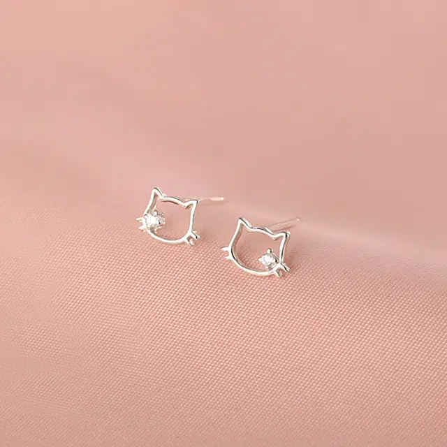 尚银福 镂空猫脸 简约甜美少女感气质百搭萌趣高级感设计 合金 耳钉 女款