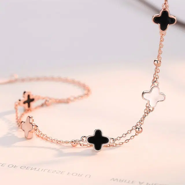 尚银福 浪漫四叶草系列 时尚优雅气质轻奢高级感 小清新森系新中式小众创意设计幸运草好运五花经典百搭锁骨链 合金 项链 女款