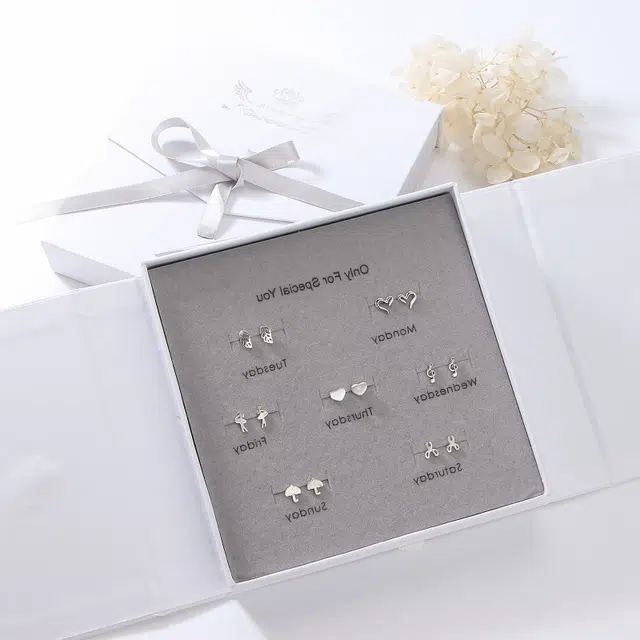 尚银福 一周七天耳饰 森系小清新小巧精致时尚简约气质 爱心枫叶音符爱心在逃公主雨伞元素七对套装 合金 耳钉 女款