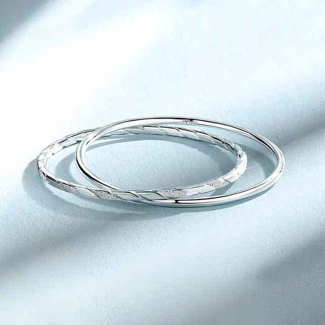 尚银福 莫比乌斯双环 叠戴交织爱恋 简约极简冷淡风高级感小众设计满天星磨砂百搭实心闭口镯子 好运 合金 手镯 女款