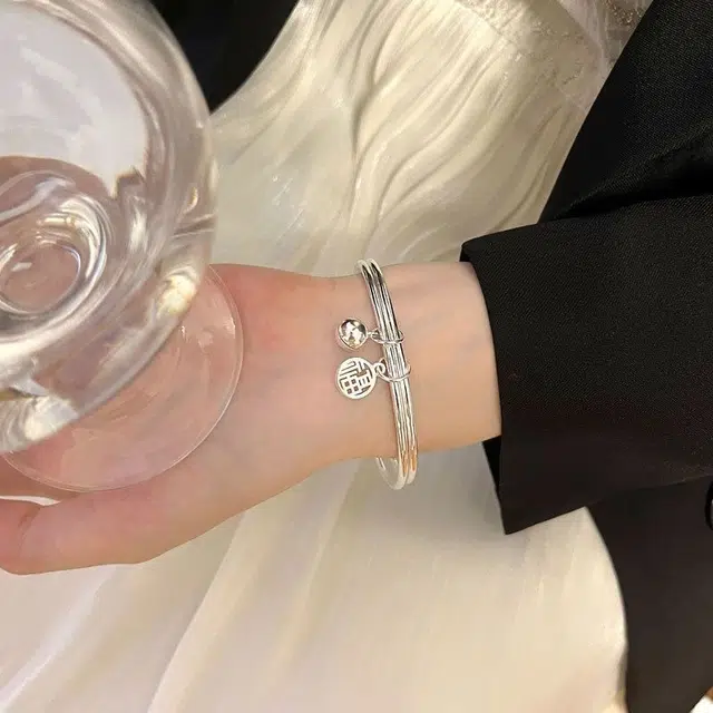 尚银福 福牌铃铛双环 轻奢优雅气质高级感小众设计双层叠戴镂空福字流苏固圈本命年福气满满手饰 合金 手镯 女款